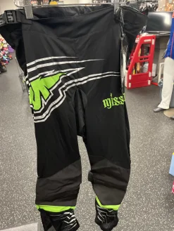 Used Mission AXIOM T6 STR HCKY PNT Youth Roller Pant Black LG