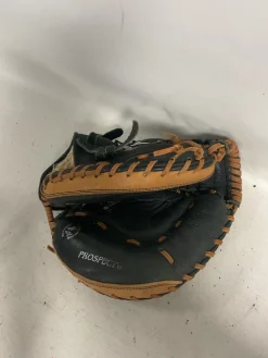 Used Mizuno POWER CLOSE BB/SB Catchers RH Throw Black 32 1/2"