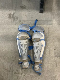 Used Mizuno SAMURAI WOMENS Catchers Leg Guards Navy Blue Adult