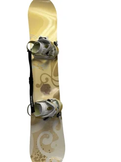Used Morrow DREAM 154cm Womens Snowboard w/ Morrow Lotus Womens Bindings