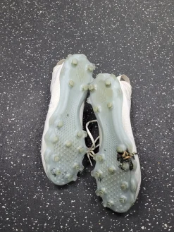 Used New Balance LAX Cleats Mens White Senior 9