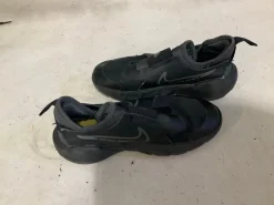 Used Nike Running/X-Train Shoes Y