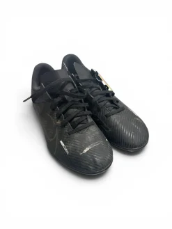 Used Nike Soccer Cleats Black Junior 03.5