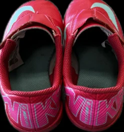 Used Nike Soccer Cleats Pink Youth 12.0