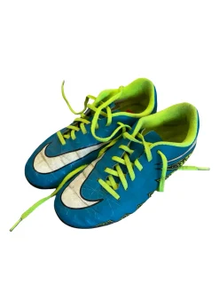 Used Nike Soccer Cleats Teal Junior 04