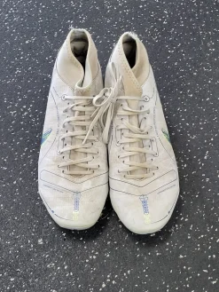 Used Nike Soccer Cleats White Senior 7.5