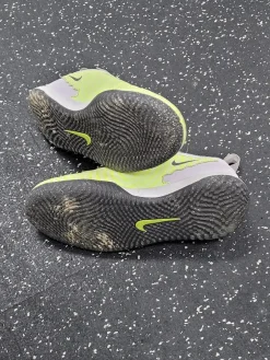 Used Nike Soccer Indoor Shoes Grey Junior 03