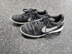 Used Nike Soccer Turf Shoes Black Junior 02.5