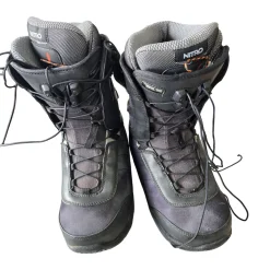 Used Nitro SENTINEL TLS SB BOOTS Boys Snowboard Boots Black Junior 06