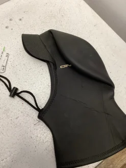 Used O'Neill Adult Headwear Black MD