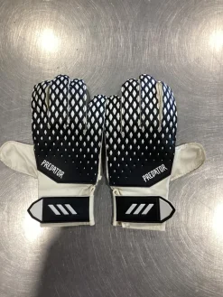 Used PREDATOR GOALIE GLOVES BLK Soccer Goalie Gloves Black 6