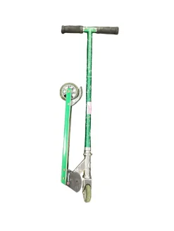 Used Razor 2 WHEEL Scooter Green