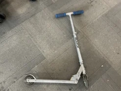 Used Razor 2 WHEEL SCOOTER BLUE Scooter None