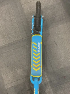 Used Razor FLASHBACK Scooter Royal Blue