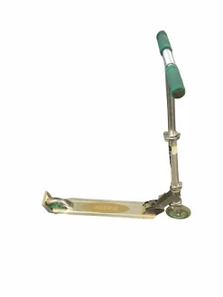 Used Razor SCOOTER Scooter None