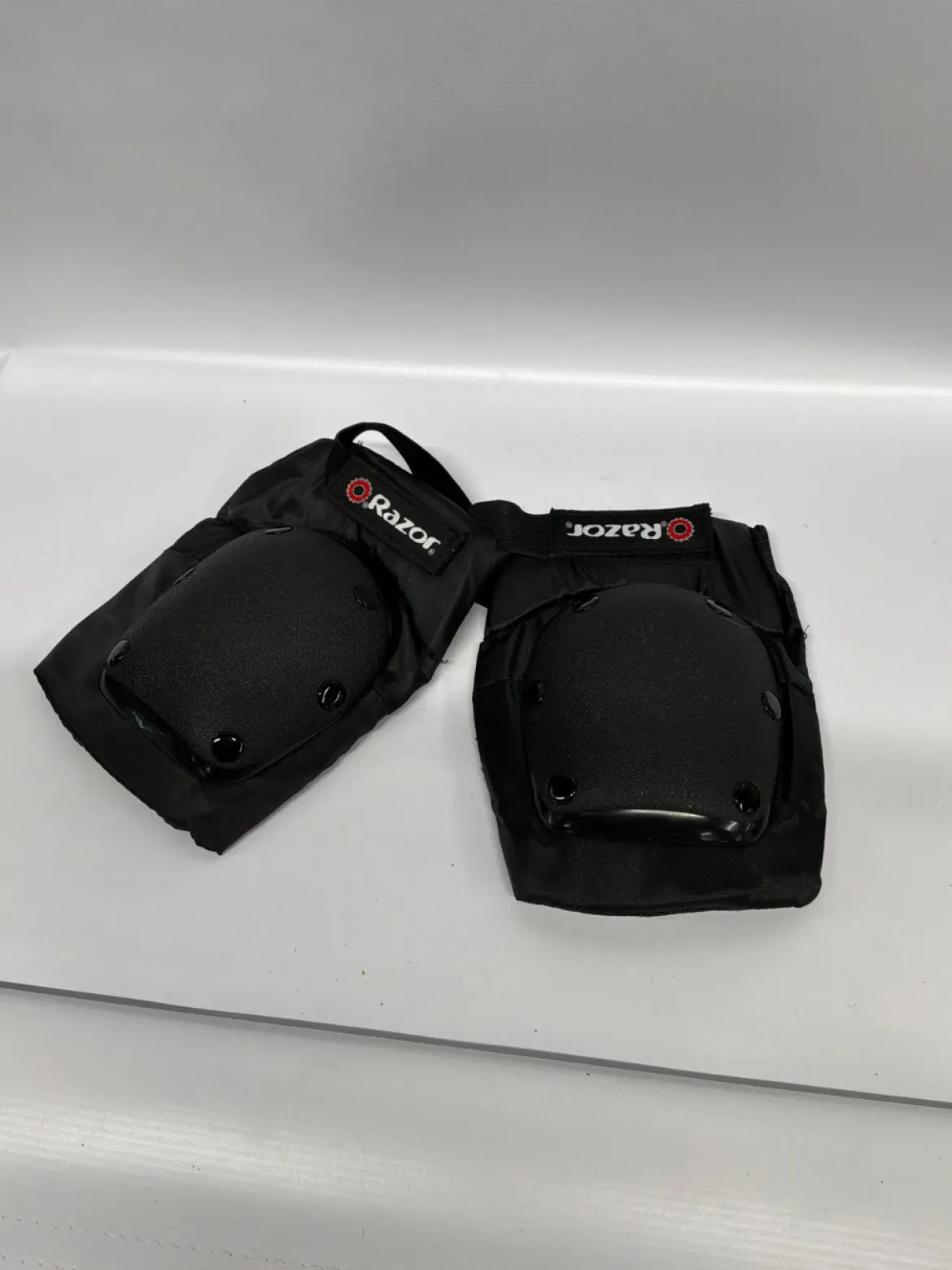 Used Razor Skateboard Kneepads Black LG