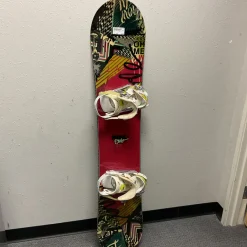 Used Ride OMG SERIES Womens Board/Bindings Pink And Black 144 cm