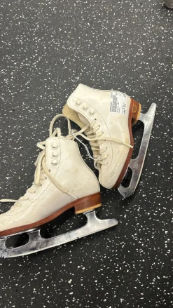 Used Riedell 101 Girls Figure Skate White Youth 10.0