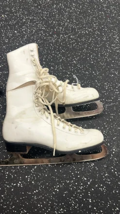 Used Riedell FIGURE SKATE WomensFigure Skate White Senior 7