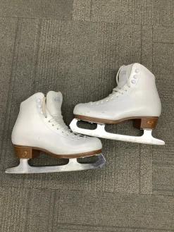 Used Riedell GIRLS FIGURE Girls Figure Skate White Junior 03