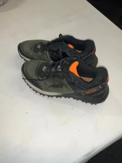Used Senior 8 Men's Camping and Climbing Footwear