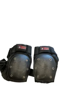 Used Skateboard Kneepads Black MD