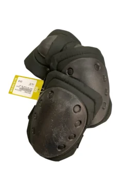 Used Skateboard Kneepads Black MD