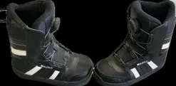 Used SNOWBOARD BOOTS Boys Snowboard Boots Black Junior 03