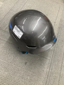 Used Snowsport Helmet Adult Grey MD