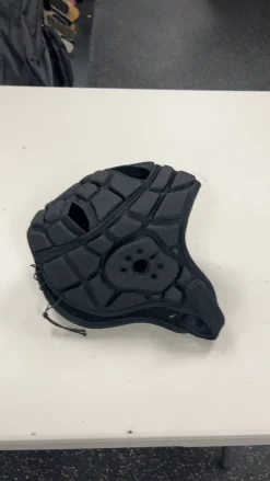Used Soccer Headwear Black MD