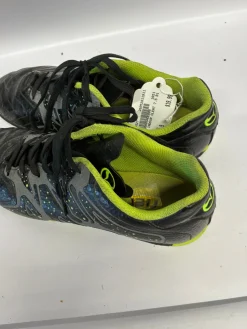 Used Soccer Indoor Shoes Black Senior 7.5