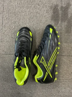 Used Soccer Turf Shoes Black Senior 7
