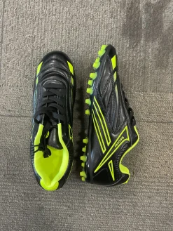 Used Soccer Turf Shoes Black Senior 7