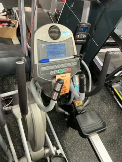 Used Spirit XE100 Programmable Elliptical