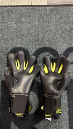 Used Storelli EXOSHIELD SILENCER MENACE Soccer Goalie Gloves Black 7