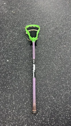 Used STX AV8 Men Atk/Mid Complete Stick Green