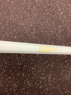 Used STX CRUX PRO Womens Atk/Mid LAX Shaft White