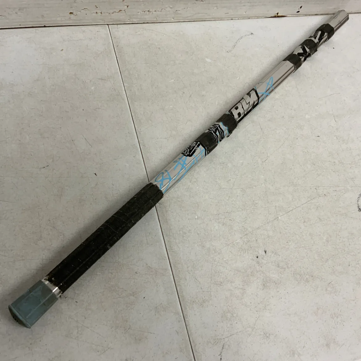 Used STX K18 JUNIOR Mens Atk/Mid LAX Shaft Grey