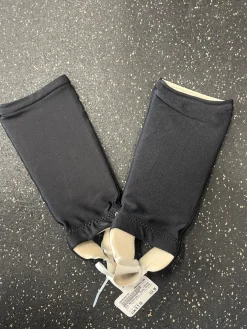 Used STX REVERSIBLE YOUTH SHINS FH Shin Guards Black 8 1/2