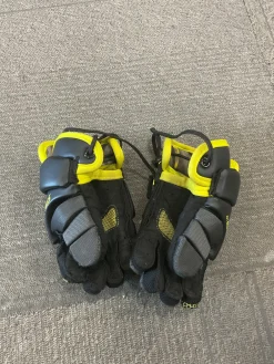 Used STX STALLION 100 Lacrosse Gloves Junior Black 8