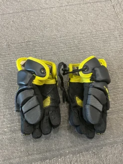 Used STX STALLION 100 Lacrosse Gloves Junior Black 8