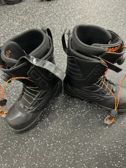 Used ThirtyTwo BINARY Mens Snowboard Boots Black Senior 9.5