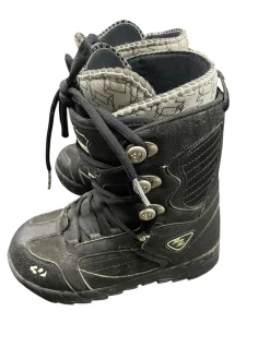 Used ThirtyTwo PRION Boys Snowboard Boots Black Junior 05