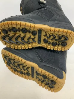 Used ThirtyTwo PROSPECT Boys Snowboard Boots Black Junior 05