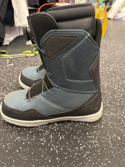 Used ThirtyTwo SHIFTY BOA Mens Snowboard Boots Grey And Black Senior 11