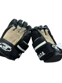 Used TOTAL HOCKEY 8IN Youth Gloves Black 8