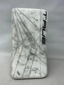 Used True CATALYST 595 Junior Goalie Blocker White