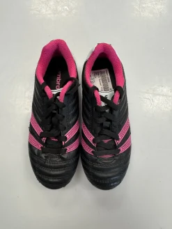 Used Umbro Soccer Cleats Black Youth 12.0