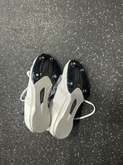Used Under Armour Track & Field Cleats Adult White Senior 8