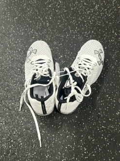 Used Under Armour Track & Field Cleats Adult White Senior 8